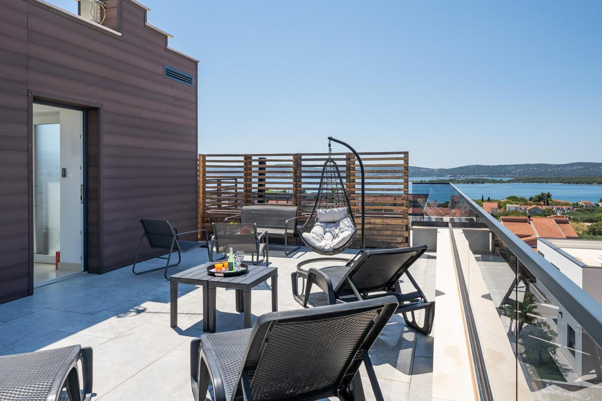 Sea Bay View Apartment - Appartement Avec Piscine Et Magnifique Vue Sur Mer Sveti Filip i Jakov Zewnętrze zdjęcie